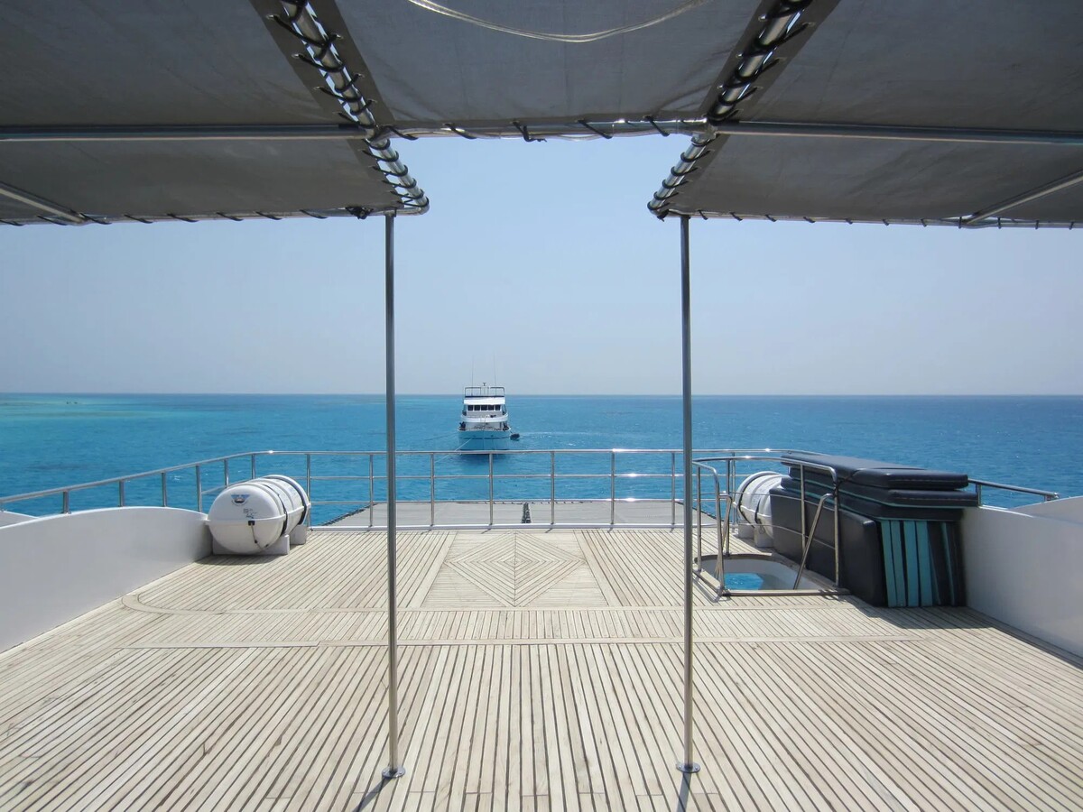 Shakty Mooni Yoga Retraite Yoga méditation et nage avec les dauphins Egypte Baie Sataya